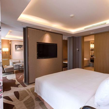 Hotel Ramada Plaza By Wyndham Fuzhou South Exterior foto