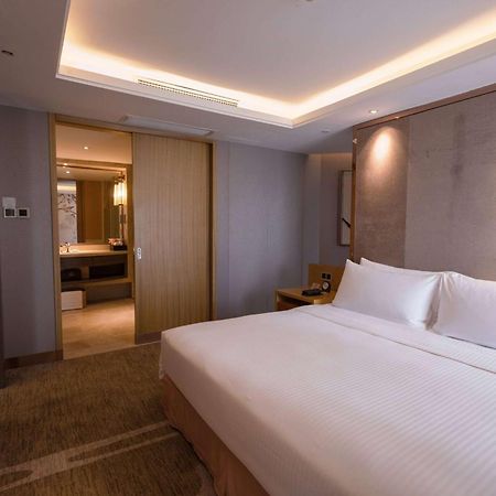 Hotel Ramada Plaza By Wyndham Fuzhou South Exterior foto