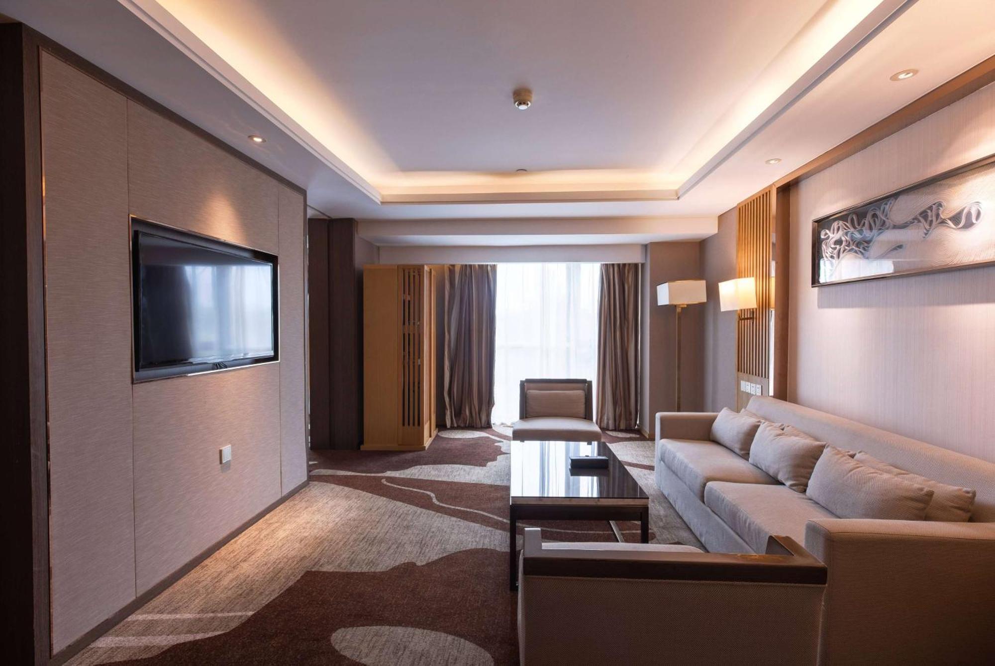 Hotel Ramada Plaza By Wyndham Fuzhou South Exterior foto